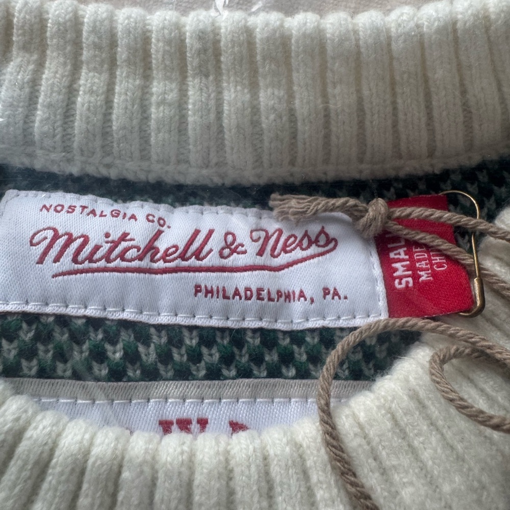 Mitchell & Ness Cream Crewneck Sweater with Green Jets Helmet - Picture 6 of 7